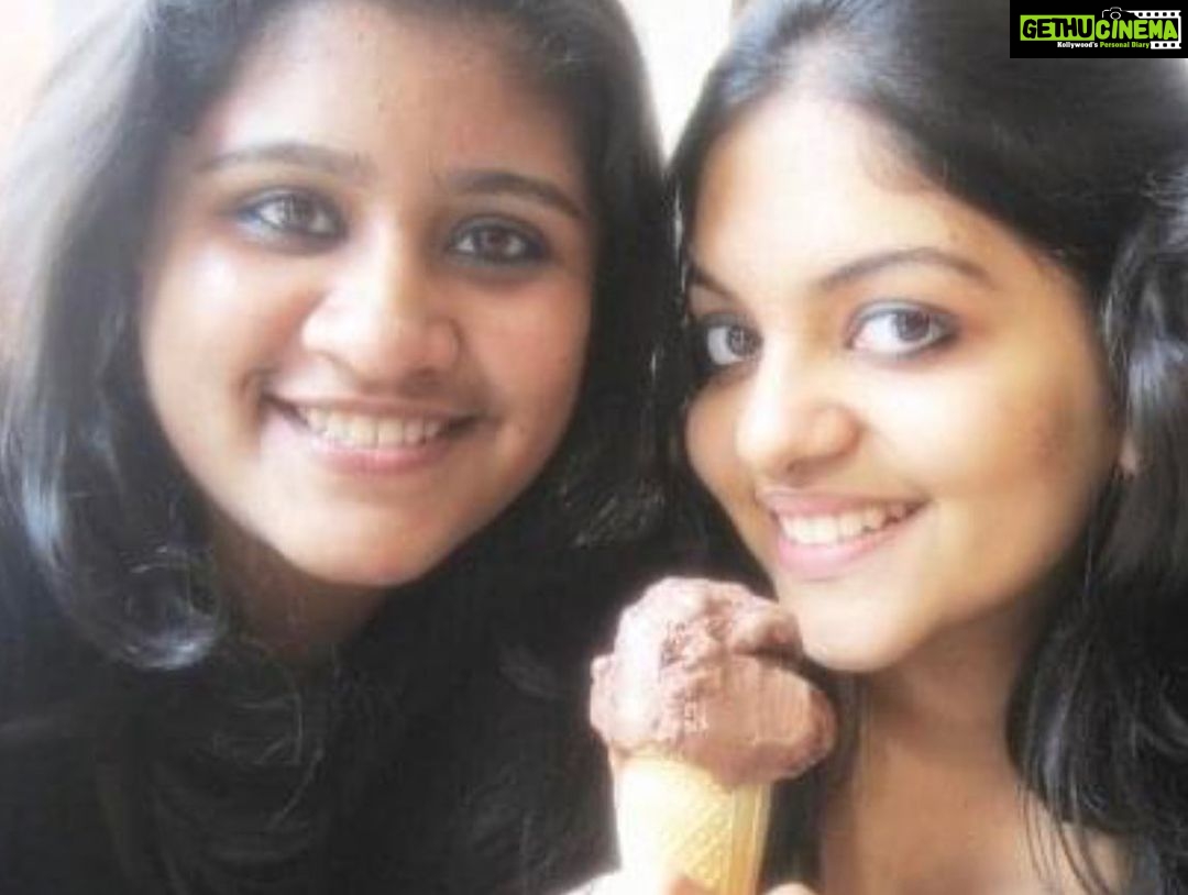 Ahana Kumar Instagram - Oh we took cool selfies even before selfies were born. You even made them your phone wallpaper , because at 15 in 2010 , phone wallpapers and profile pictures represented who your best friends were and I was silly enough to fight with you if you had someone else on your DP 🙃 anyways now we don’t fight at all. We only watch sunrises and sunsets together and other such cool stuff. Happy Birthday Dear. 27 sounds supremely off. @rhea_najam 🌸