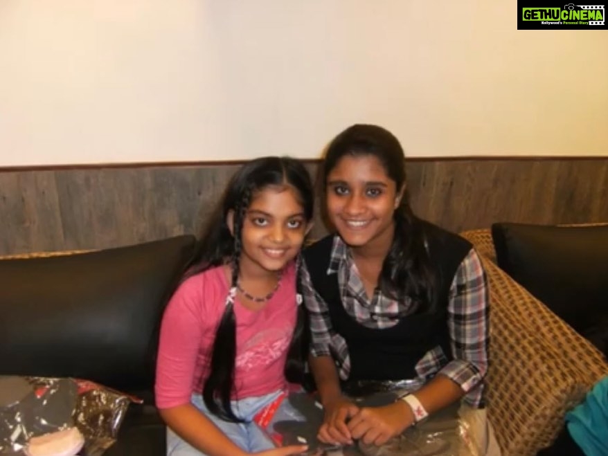 Ahana Kumar Instagram - Oh we took cool selfies even before selfies were born. You even made them your phone wallpaper , because at 15 in 2010 , phone wallpapers and profile pictures represented who your best friends were and I was silly enough to fight with you if you had someone else on your DP 🙃 anyways now we don’t fight at all. We only watch sunrises and sunsets together and other such cool stuff. Happy Birthday Dear. 27 sounds supremely off. @rhea_najam 🌸