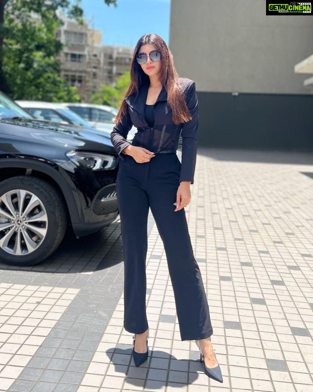 Akanksha Puri Instagram - Stand Up, Stand tall , Stand Out 💗😈 #beingme #akankshapuri #❤️ . Outfit @nan.thelabel Styled by @styleitupwithraavi Footwear @dior