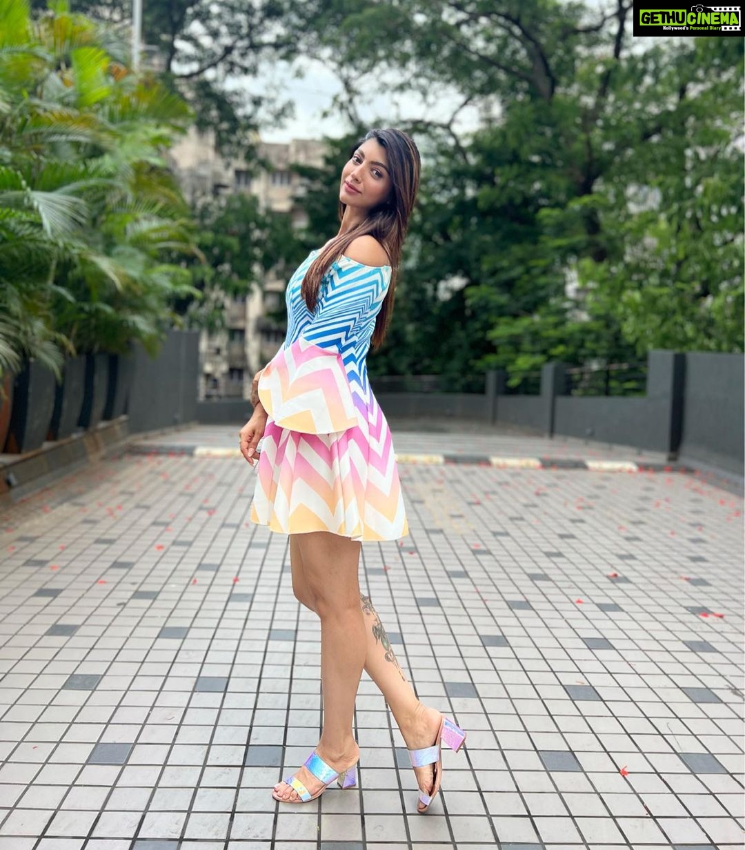 Akanksha Puri Instagram - Listen to the rhythm of the falling rain ❤️ . . Style @styleitupwithraavi Outfit @meeamifashion
