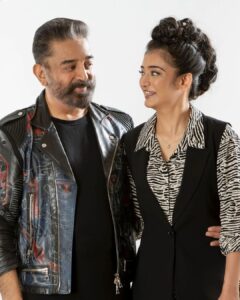 Akshara Haasan Instagram - What an epic experience it always is with our film industry’s legend at the Vikram audio/trailer launch . @ikamalhaasan * * * Thank you my team for making me look amazing. Stylist : @navadevi.rajkumar Hair stylist: @glambylucy_ak Make up artist : @abhiramisivakumar Photographer : @soondah_wamu