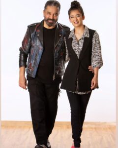 Akshara Haasan Instagram - What an epic experience it always is with our film industry’s legend at the Vikram audio/trailer launch . @ikamalhaasan 
*
*
*
Thank you my team for making me look amazing. 

Stylist : @navadevi.rajkumar 
Hair stylist: @glambylucy_ak 
Make up artist : @abhiramisivakumar 
Photographer : @soondah_wamu