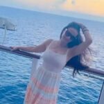 Ameesha Patel Instagram - SINGAPORE… cruising into the high seas .middle of nowhere 🛳🛳🌊🌊🌊🧿♾