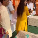 Ameesha Patel Instagram – DELHI… happy to be the chief guest  distributing 1crore sanitary napkins and spreading menstraul health awareness amongst the needy .. a drive organised by @manojtiwari.mp in support with the Delhi Commisioner of Police 
and his lovely wife (Mr and Mrs Asthaana )🙏🏻🙏🏻🙏🏻🧿🧿👍🏻👍🏻💙

Represented by @silverbell.networks 
For any events and brand collaborations mail :mktg@silverbell.network