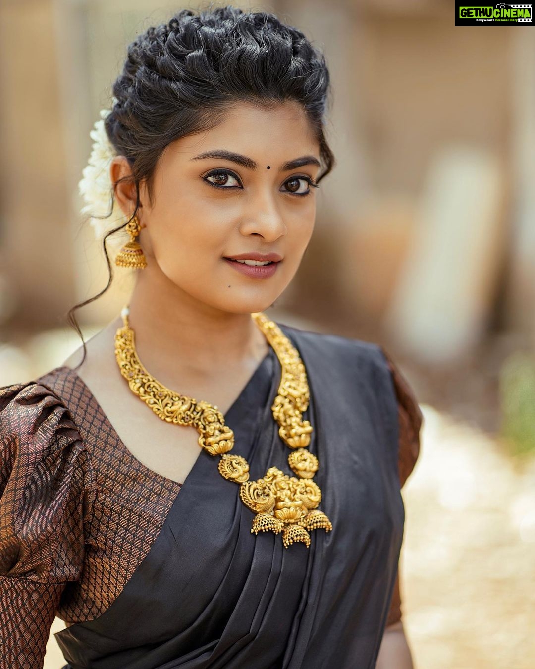 Actress Ammu Abhirami HD Photos and Wallpapers June 2022 - Gethu Cinema