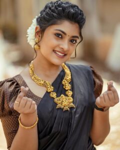 Ammu Abhirami Instagram - 🖤🖤🖤 Styled by @indu_ig 
Outfit @beufashions 
Jewellery @made_for_hers
Photography @sinty_boy