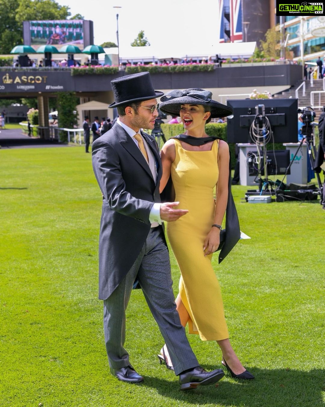 Amy Jackson Instagram - My Fair Lady over the finish line feels Thank you @longines for the best of 🇬🇧 day out And to the incredible @emiliawickstead @racheltrevormorgan for the look 👒 Ascot