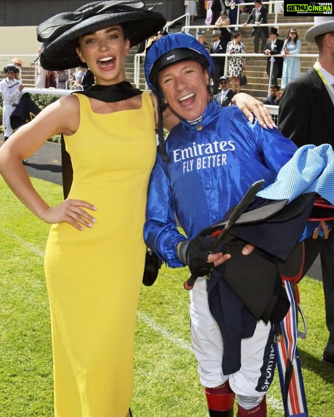 Amy Jackson Instagram - My Fair Lady over the finish line feels Thank you @longines for the best of 🇬🇧 day out And to the incredible @emiliawickstead @racheltrevormorgan for the look 👒 Ascot