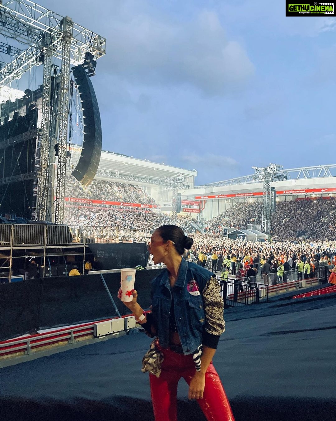 Amy Jackson Instagram - Mmmm… gonna be hard to top it #TheKop #RollingStones #Anfield 💥 Anfield Liverpool Stadium