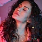 Amyra Dastur Instagram - Calling all #pinkaholics 🌸 . . . 📸 @dieppj Styled by @malvika_tater Hair by @hairstylist_madhav MUA @miimoglam . . . #pink #pinkpinkpink #pinkaesthetic #makeup #makeuplover #makeupaddict #makeuplooks #pinkeyeshadow #eyemakeup