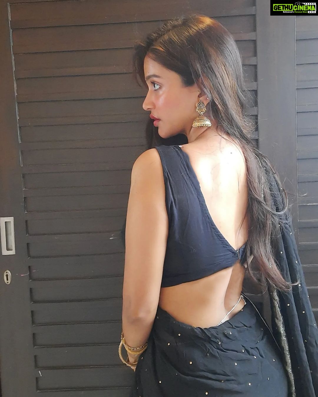 Anaika Soti Instagram - Did someone say "palat" 🙈 #blacksareedump