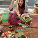 Anasuya Bharadwaj Instagram - It gives me so much strength and positive vibe when I get connected to our cultural beliefs and practices whenever I find the time.. widens my mind and spirit.. VatSavithri Puja ka Subhkaamnaye 🙏🏻 Vata Savithri Puja Subhakankshalu 😌🙏🏻
