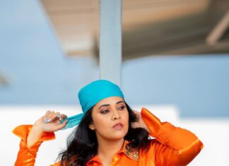 Anasuya Bharadwaj Instagram - Its a stretchy kind of a #Thursday #LazyLamhe 🫠 For #Jabardast #tonyt Outfit & Styling : @gaurinaidu 🩱 PC: @freeze_the_seconds46 🧡