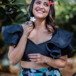 Anasuya Bharadwaj Instagram - Be happy for no reason like a child. Because reasons can be taken from you at any time. 😌 #FactsOfLife For #SuperSingerJunior🎤🎶 #Tonyt #9PmOnwards only on @starmaa ⭐️ Outfit&Styling @gaurinaidu 🌸 PC: @verendar_photography 🎩