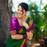 Anasuya Bharadwaj Instagram - #FolkTheme in #SuperSingerJunior🎤🎶🎵 #Tonyt #9pmOnwards only on @starmaa Outfit&Styling @gaurinaidu 💜 PC: @freeze_the_seconds46 🪁