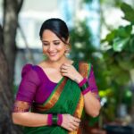 Anasuya Bharadwaj Instagram - #FolkTheme in #SuperSingerJunior🎤🎶🎵 #Tonyt #9pmOnwards only on @starmaa Outfit&Styling @gaurinaidu 💜 PC: @freeze_the_seconds46 🪁