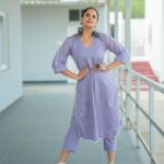 Anasuya Bharadwaj Instagram - Standing tall! Just one of my many charms ✨😉 For #Jabardast #tonyt PC: @freeze_the_seconds46 📸