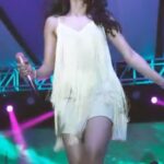 Andrea Jeremiah Instagram – Cos my hips don’t lie 😜 

Video edit @btosproductions 

#onstage #thejeremiahproject #shimmy #tamil #musician #music #reelitfeelit #hipsdontlie