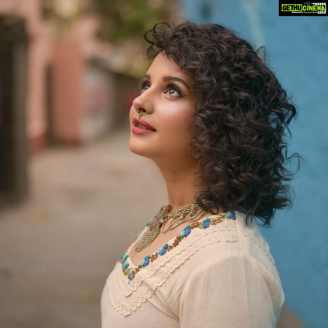 Angana Roy Instagram - Legend has it that if you look hard enough, you'll see the weekend approaching. Outfit- @anushree_malhotra_designs Photography- @rieo_creations Makeup- @samitavod Hair- @bithi.roy.7712 Shoes- @official.huedkick Organized by @inkcollab.pr ✨ #fridaypost #whitegram #blueandwhite #blueaesthetic #bluesky #designerclothes #streetsofkolkata #streetwear #fashionshoot #fashionphotography #newlook #ethnicjewellery #junkjewellery #curlyhairkillas #curlyhairstyle #newmonth #junedit #juneishere #lanes #indianaesthetics #background #portraitsofficial #picoftheday #photoseries #anganaroy #lovefromA