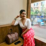 Angana Roy Instagram – Red and White kinda Sunday.

📸 @r.a.c.h.a.y.e.e.t.a 
Earrings by :@butterflytree.lifestyle 
Skirt by: @jewell.tthief.by.soumalini

#sunday #latepost #redandwhite #summerstyle #rainyseason #endjune #ethnicwear #ethnicday #designerjewelry #whitetop #sundaynight #zouk #redlipstick #redaesthetic #randompost #nightpost #anganaroy #photoseries #lookoftheday #kolkatagram #lovefromA