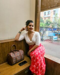Angana Roy Instagram - Red and White kinda Sunday.

📸 @r.a.c.h.a.y.e.e.t.a 
Earrings by :@butterflytree.lifestyle 
Skirt by: @jewell.tthief.by.soumalini

#sunday #latepost #redandwhite #summerstyle #rainyseason #endjune #ethnicwear #ethnicday #designerjewelry #whitetop #sundaynight #zouk #redlipstick #redaesthetic #randompost #nightpost #anganaroy #photoseries #lookoftheday #kolkatagram #lovefromA