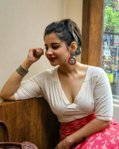 Angana Roy Instagram - Red and White kinda Sunday.

📸 @r.a.c.h.a.y.e.e.t.a 
Earrings by :@butterflytree.lifestyle 
Skirt by: @jewell.tthief.by.soumalini

#sunday #latepost #redandwhite #summerstyle #rainyseason #endjune #ethnicwear #ethnicday #designerjewelry #whitetop #sundaynight #zouk #redlipstick #redaesthetic #randompost #nightpost #anganaroy #photoseries #lookoftheday #kolkatagram #lovefromA