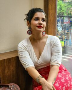 Angana Roy Instagram - Red and White kinda Sunday.

📸 @r.a.c.h.a.y.e.e.t.a 
Earrings by :@butterflytree.lifestyle 
Skirt by: @jewell.tthief.by.soumalini

#sunday #latepost #redandwhite #summerstyle #rainyseason #endjune #ethnicwear #ethnicday #designerjewelry #whitetop #sundaynight #zouk #redlipstick #redaesthetic #randompost #nightpost #anganaroy #photoseries #lookoftheday #kolkatagram #lovefromA