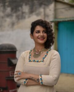 Angana Roy Instagram - ভালোবাসার মরশুম 

Outfit :@anushree_malhotra_designs 
Photography :@rieo_creations 
Make-up :@samitavod 
Hair :@bithi.roy.7712 
Shoes: @official.huedkick
Organized by @inkcollab.pr - 
@sanjuktan @soujannya_das @saswatach6 💛

✨

#sundaysunshine #juneteenth #sundaypost
#photoshoot #fashionshoot #curlyhair
#curlyhairstyles #whitelover #moodoftheday #streetsofindia #kolkatastreets #lanes #streetphotography #makeuponfleek #blueisthecolour #hairstyling #septumring #nosering #intricatedesign #designerclothes #kurtaset #anganaroy #lovefromA #loveandlight