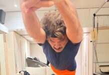 Anil Kapoor Instagram - Celebrating World Yoga Day! For a happy & healthy mind & body everyone should do some form of yoga everyday! This is my advice so you can also #jugjuggjeeyo Juhu, Maharashtra, India