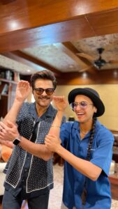 Anil Kapoor Instagram - Aaaaangrejji music mein de diya punjabi touch 😳

Literally jamming to #NachPunjaabban all day everyday 🥰

.

.

#reels #explore #jugjuggjeeyo #anilkapoor #reelitfeelit