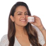 Anita Hassanandani Instagram - People keep asking me for the secret behind my youthful skin. It’s all about using the correct ingredients that have anti-aging properties. I am sharing this secret with you in a bottle - the Hydration Booster Face Moisturizer that has natural Vitamin E, Organic Argan Oil, Hyaluronic Acid, Moyo Baobab Seed Oil, Ectoin Natural, Ceramide and Centella Reversa. Now my skin is always smooth and hydrated, giving it the youthful appearance and making it look #BetterThanEver. Go, get yours at thebetterbeauty.com! #skincare #beauty #cleanbeauty #betterbeauty #skincarelove #skincareregimen #skincareessentials #skincaremusthaves #safe #noparabens #noharmfulchemicals #vegan #moisturizer #skincarerange #newskincarerange #hydration #antiaging