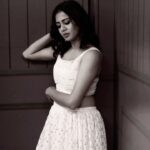 Anjana Rangan Instagram - For @she_india ‘s beauty awards. Shot by @balakumaran.19 Curated by @deekshitanikkam Outfit : @magicbyjeeni Hair : @ftvsalon.sterlingroad.chennai #anjanarangan #vjanjana #shebeautyawards #shebeautyawards2022
