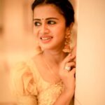 Anjana Rangan Instagram - When @camerasenthil clicks I just cannot post just one photo! I #photodump ❤️❤️ Wearing half white and gold lehenga from @magicbyjeeni 🤩 Which one is ur fav ?! 1,2, 3 or 4?! Mine is 2 🤩