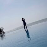 Anjana Rangan Instagram - Infinity pool and infinite nature.. ❤️🏝 Shot by @moulistic ❤️ Radisson Blu Resort Temple Bay Mamallapuram