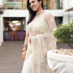 Anju Kurian Instagram – Hello Monday 👋,
Look at the sunny side of everything!

P.C- @arjunsoorajj 
Styling- @styledbyzoya_ 
Saree- @paris_de_boutique 
MUA – @zara___makeover 
Accessories- @ladies_planet_rental_jewellery 

#mondayvibes #sareelove #eveningwear  #sunsets_captures #sunnysideoflife #mondaysbelike #desigirl #ootd #portrait_perfection #gooddays #instastyle #instamood #hellomonday Kovalam