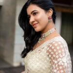 Anju Kurian Instagram – Hello Monday 👋,
Look at the sunny side of everything!

P.C- @arjunsoorajj 
Styling- @styledbyzoya_ 
Saree- @paris_de_boutique 
MUA – @zara___makeover 
Accessories- @ladies_planet_rental_jewellery 

#mondayvibes #sareelove #eveningwear  #sunsets_captures #sunnysideoflife #mondaysbelike #desigirl #ootd #portrait_perfection #gooddays #instastyle #instamood #hellomonday Kovalam