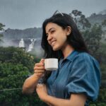Anju Kurian Instagram - You are my cup of tea ☕️🤗🌧. P.C : @prashanth_bionic Location : @niraamayasamroha @tripstoluxury #athirapally #waterfalls #naturelovers #teatime #goodtimes #keralagram #mothernature #instadaily Niraamaya Retreats Samroha