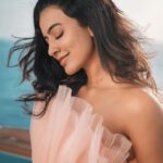 Anju Kurian Instagram - Salty air, sun-kissed hair & 🌊!!! Shot by - @prashanth_bionic Styled by - @my_cup_of_rum MUA- @femy_antony__ #crusing #traveller #sealife #cruiselife #sunkissed #saltyair #wallpapers #ootd