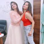 Antara Biswas Instagram - Shopping Pe Niklu To Bas Tumhari Yaad aati hai … my Dear Rashmi @rashmi_aaryaa #reelitfeelit #shopholic #indian #oufit #indowestern #bestplace #thankyou #dear