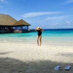 Anushka Sharma Instagram – When the sun made me shy.. 🌊👒☀️