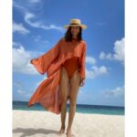 Anushka Sharma Instagram – The result of taking your own photos 🌴☀️🧡