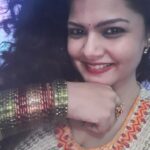 Anuya Bhagvath Instagram – :) #anuya #smile #bangles #redlips