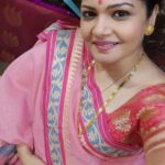 Anuya Bhagvath Instagram - Sarees and big bindi! So much character! My favourite look #actor #anuya #smile #character