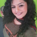 Anuya Bhagvath Instagram – #anuya #smile #makeup #salwar #bright #girl #curls
