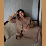 Aparna Balamurali Instagram - Custom made vintage suit for promotions day 3 #VeetlaVishesham Shot by @shivkumardhale Makeup & Hair design by @makeupbypoojasha Styled by @theitembomb Mumbai - मुंबई