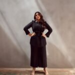 Aparna Balamurali Instagram - 🖤 Outfit @zara Jewelry @aquamarine_jewellery Shot by @mirrorcraftfilms Makeup & Hair design by @makeupbypoojasha Styled by @theitembomb Mumbai - मुंबई