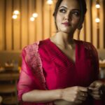 Aparna Das Instagram - Dolled me up for #priyanottathilaanu promotions. Styling : @keepitstylish_by_ammu @styledbyammu Outfit : @shireenshahanabiutique Make up :@tinu_peter 📷 : @premsampaul Earring : @antegra_diaries