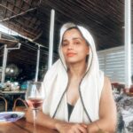 Aparnaa Bajpai Instagram – Sip & Dip!!