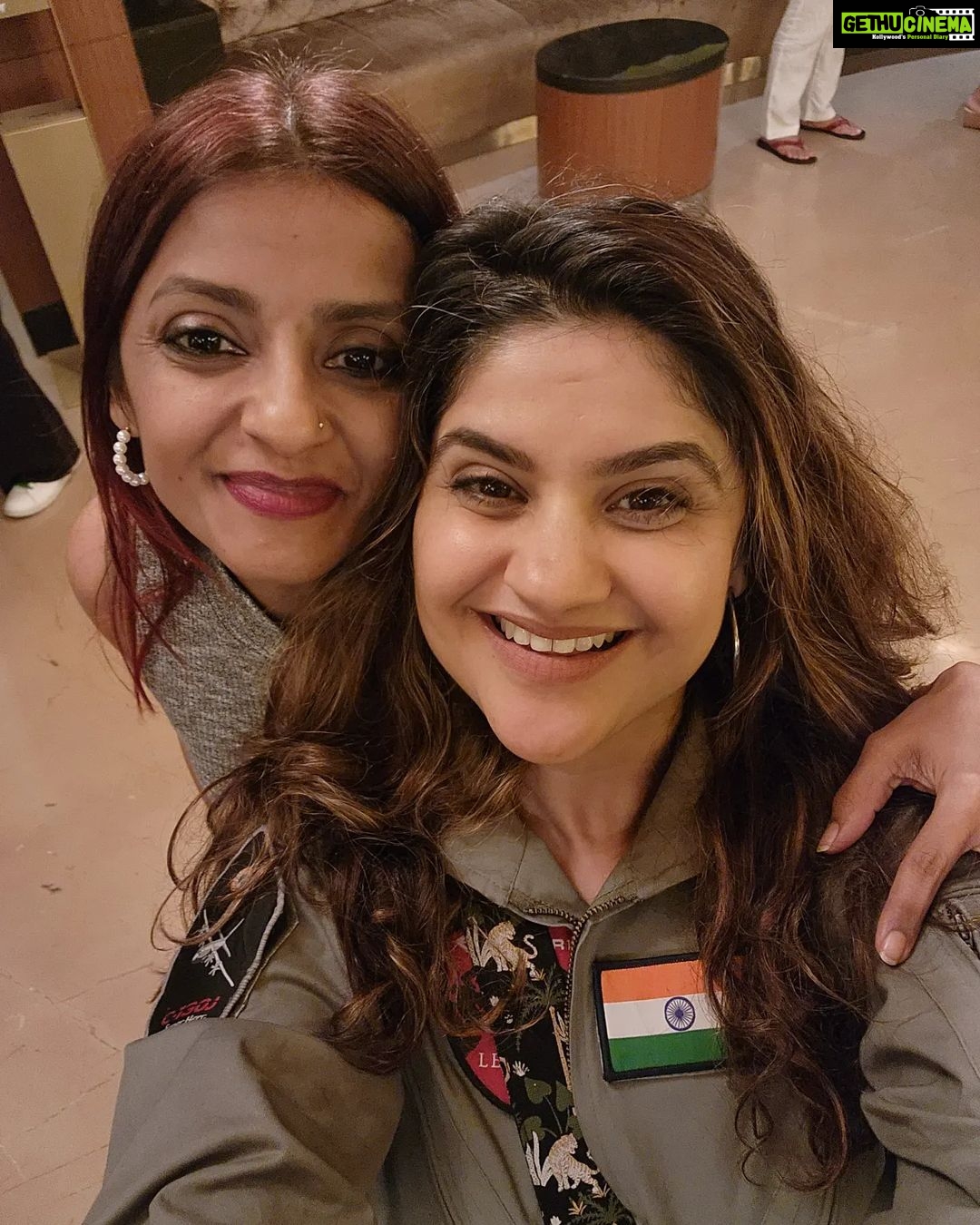 Archana Instagram - Thank youuuuuuuuuuuuuu .... #part2 of our #topgun #maverick #premier #screening #friends #love #happiness #wow #❤️ Juhu PVR