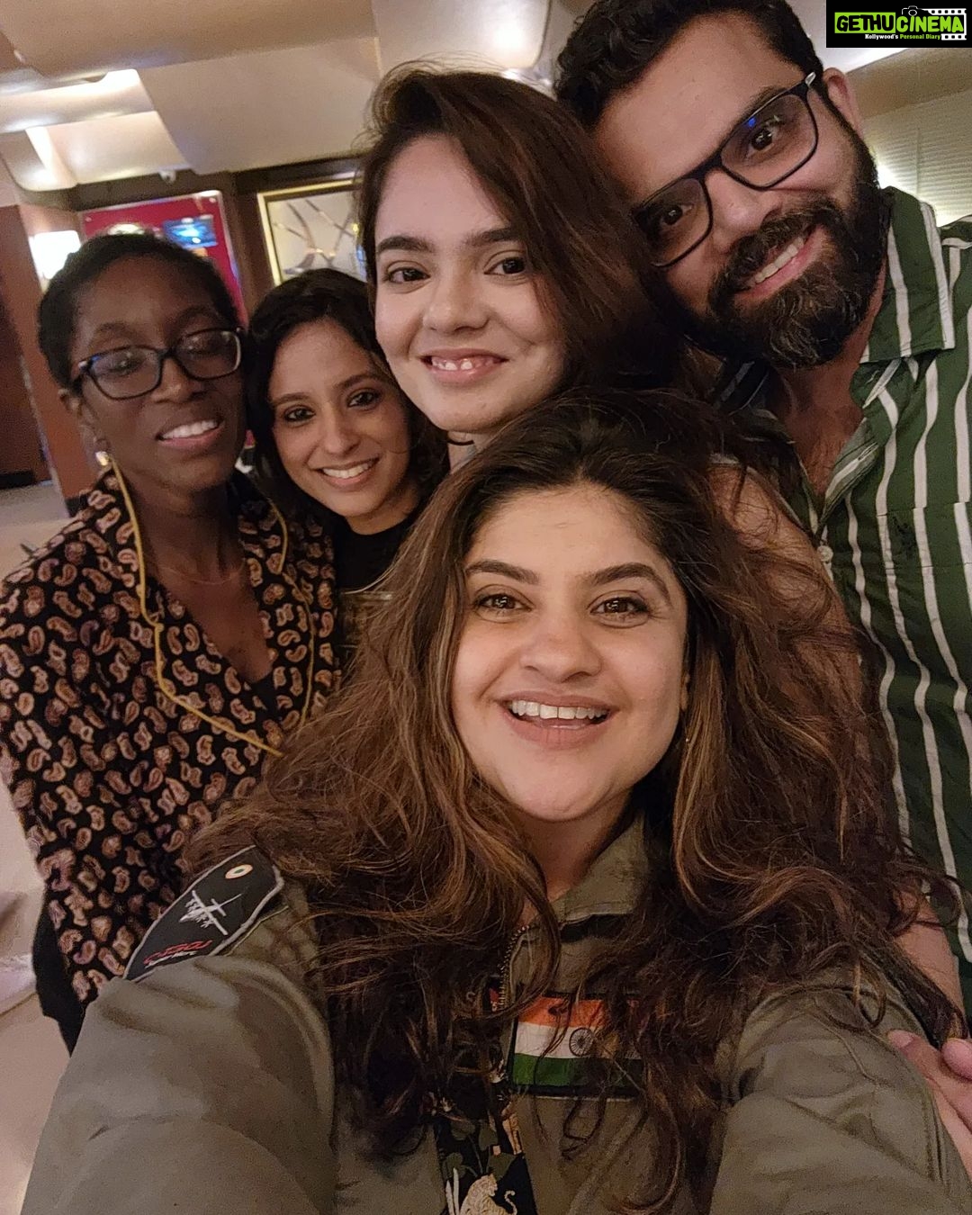 Archana Instagram - Thank youuuuuuuuuuuuuu .... #part2 of our #topgun #maverick #premier #screening #friends #love #happiness #wow #❤️ Juhu PVR